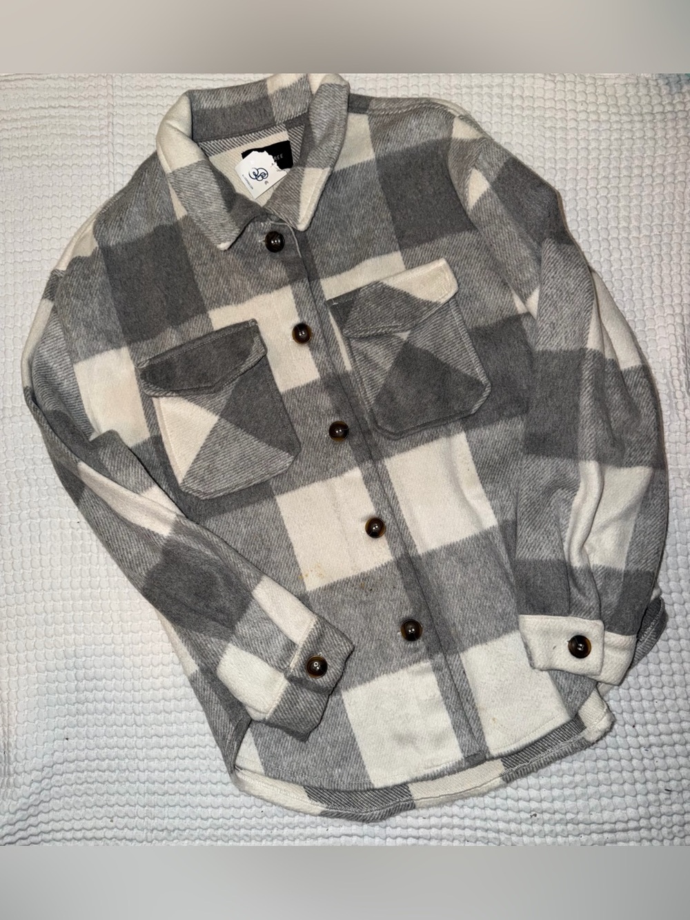 Women’s Gray & Cream Plaid Button-Down Shacket